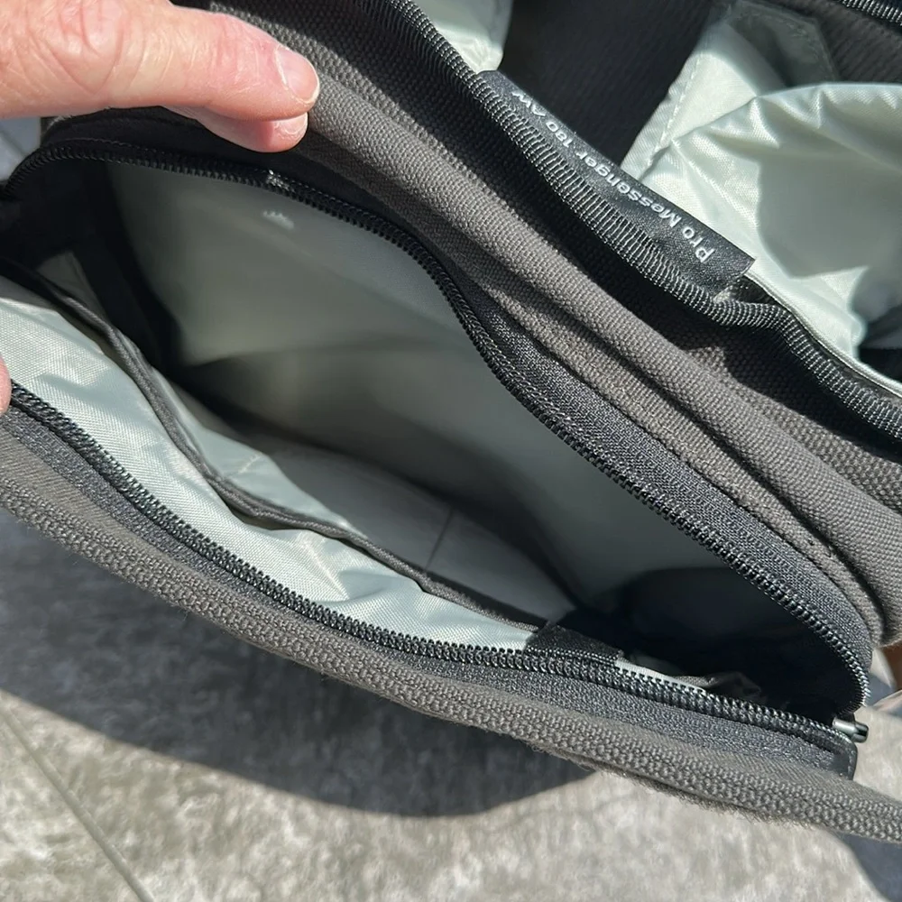 NWT - Lowepro PRO Messenger camera bag